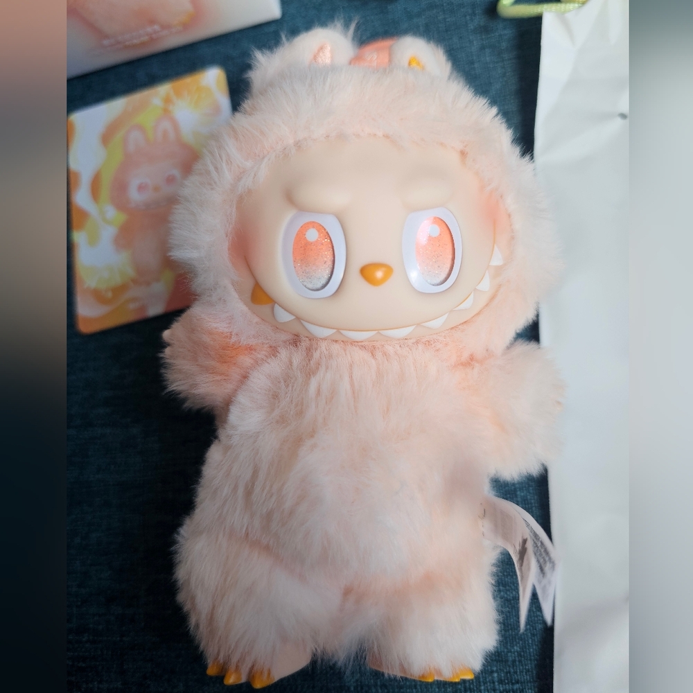 Labubu Big Into Energy - Happiness